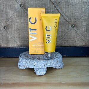 Rodial Vitamin C  Papaya Enzyme‎ Scrub